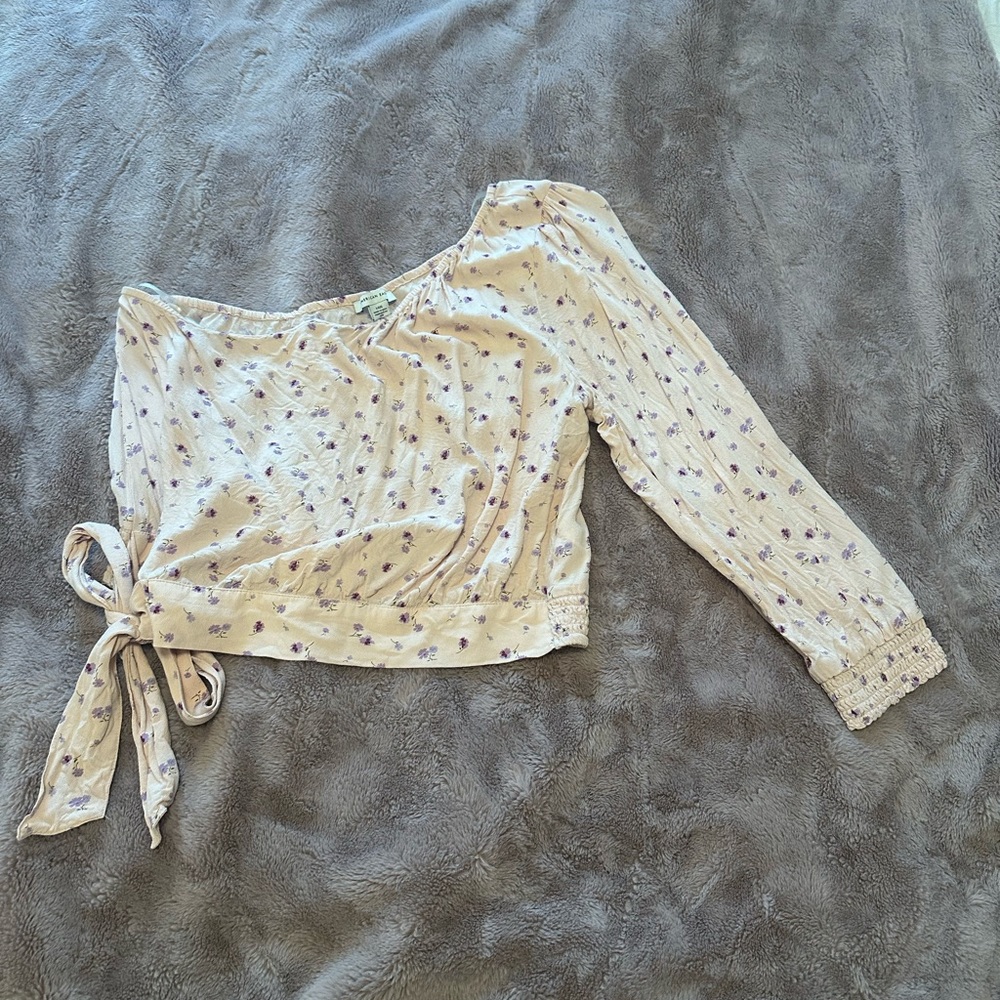 American Eagle Off the Shoulder Floral Blouse